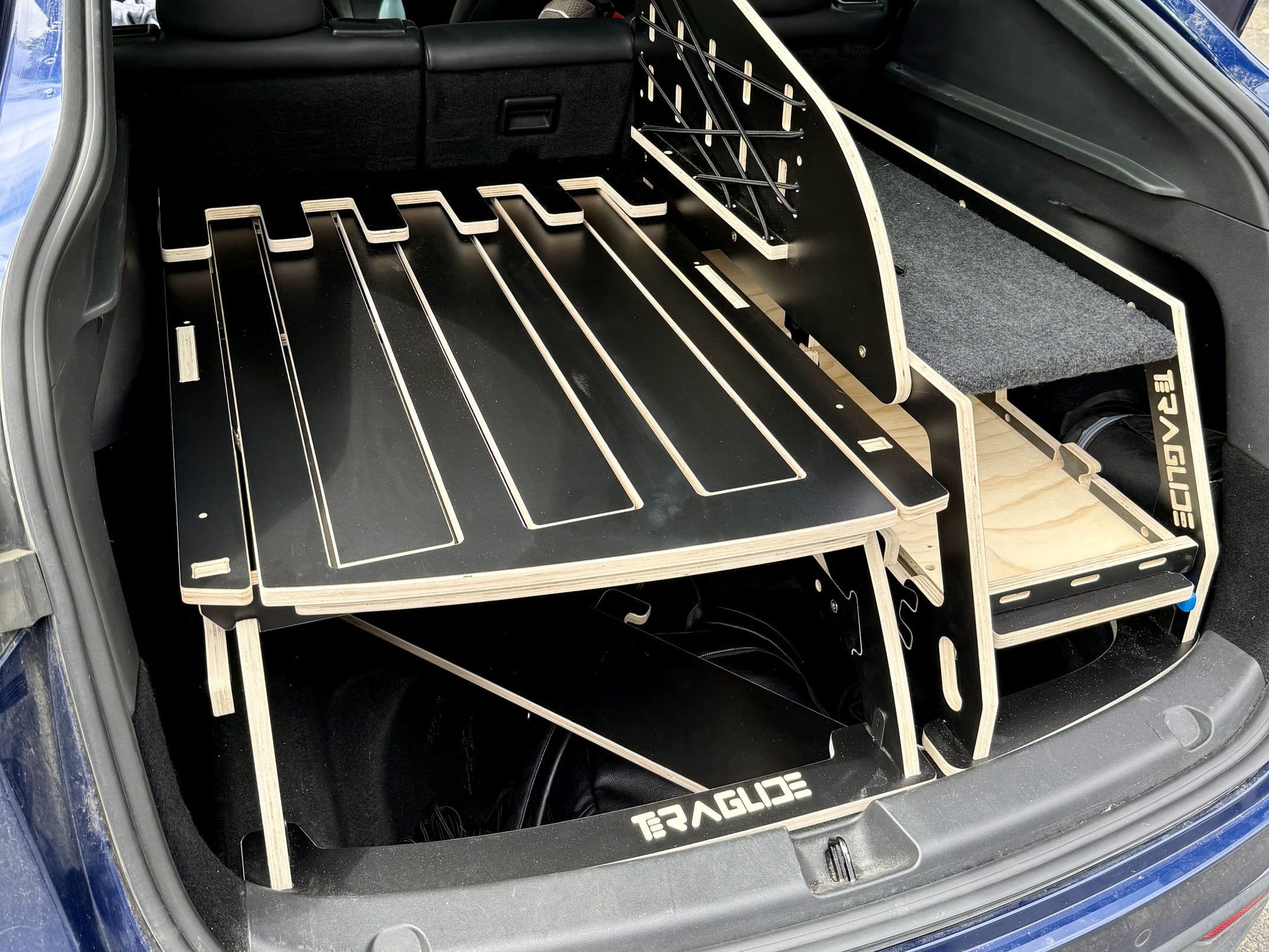 Perfect for solo travelers, the Teraglide SOLO offers a compact, secure sleeping platform with smart storage. Designed for 60/40 rear seat folds—sleep on one side, store gear on the other. Quick setup, lockable drawers, and a sturdy, comfortable surface for a hassle-free adventure.