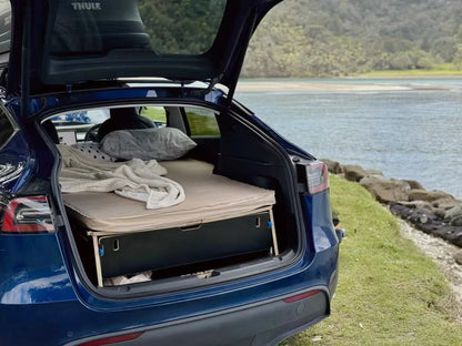 Complete car camping kit in Tesla Y with Teraglide PRO plarform